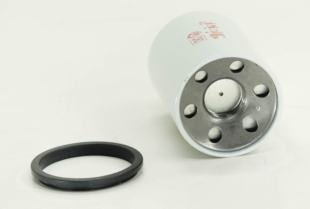 WE 2126 coolant filter spin-on