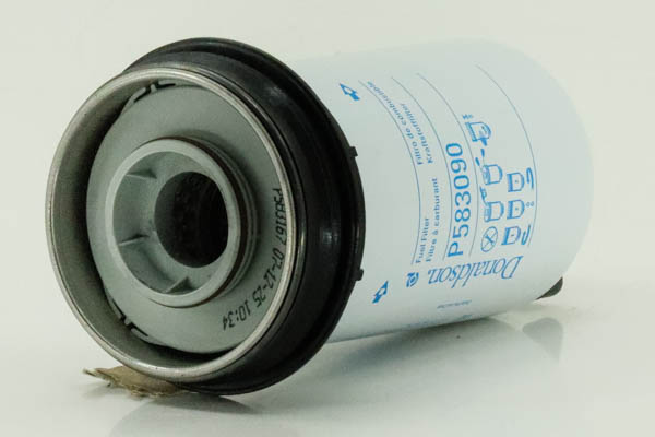 P583090 fuel filter spin-on