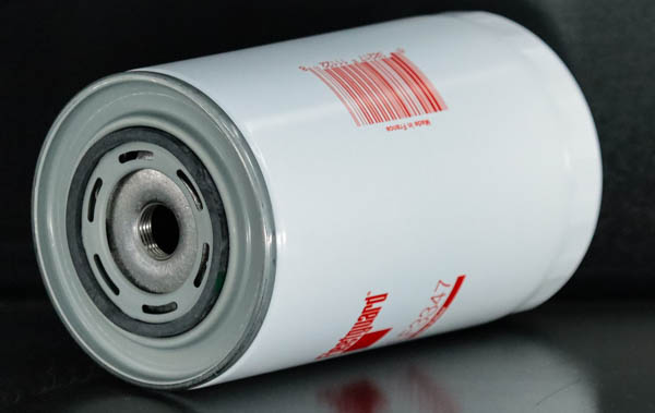 LF3347 oil filter element