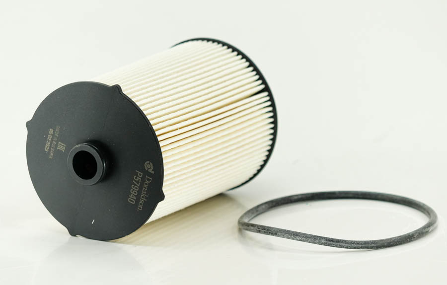 P579940 fuel filter (element)