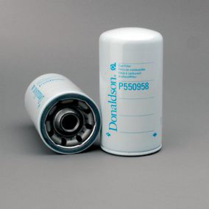 P550958 fuel filter spin-on