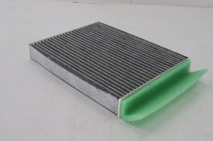 HCK7418 cabin air filter (activated carbon)