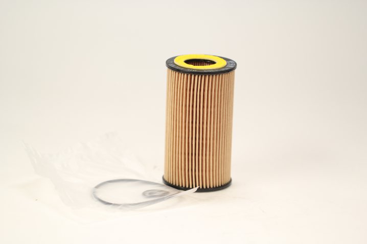 MLE1353 oil filter element (metal-free)