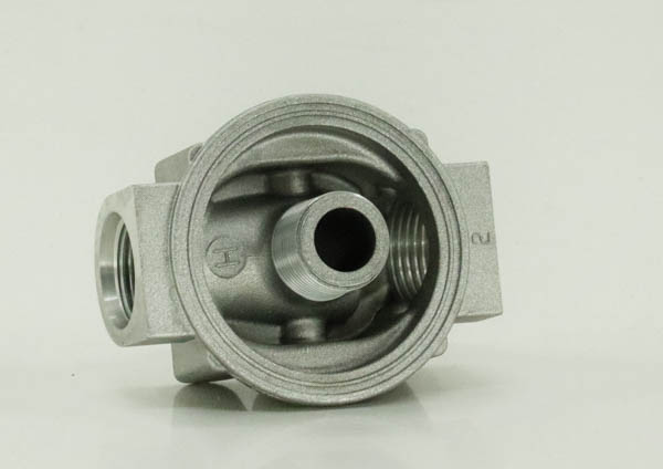 P561133 filter head